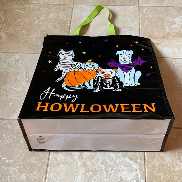 NWT Happy “Howloween” tote bag. Dogs in costume graphics. - Picture 3 of 3